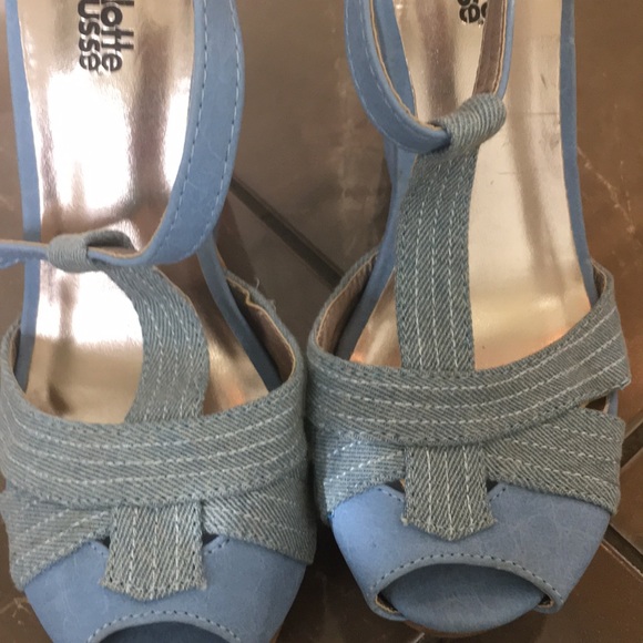Adorable blue and denim peep toe wedges - Picture 4 of 6